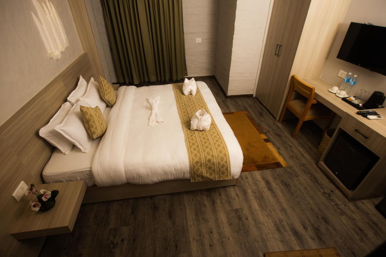 Vastu Boutique Hotel カトマンズ エクステリア 写真