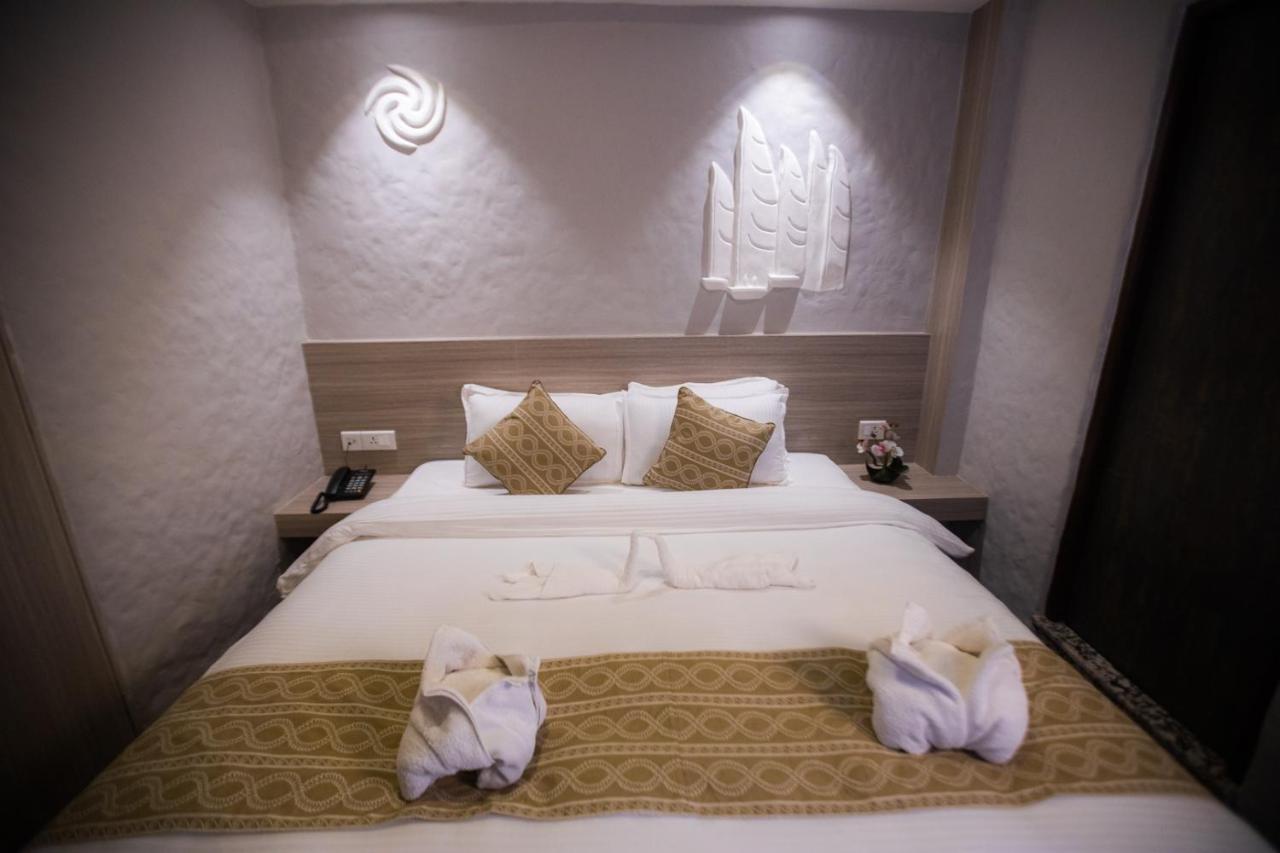 Vastu Boutique Hotel カトマンズ エクステリア 写真